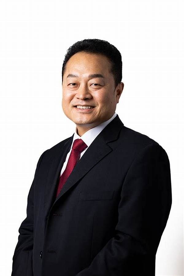 Professor Don Shin
